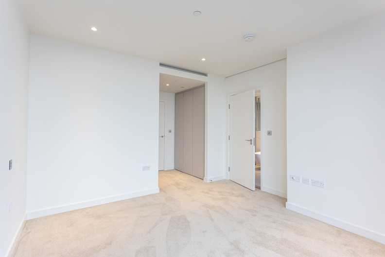 2 bedrooms apartments/flats to sale in Marsh Wall, Canary Wharf, London-image 10