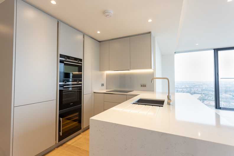 2 bedrooms apartments/flats to sale in Marsh Wall, Canary Wharf, London-image 11