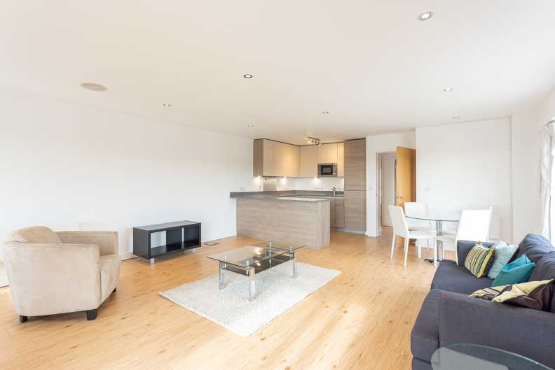 3 bedrooms apartments/flats to sale in Envoy House, 2 East Drive, Colindale-image 2
