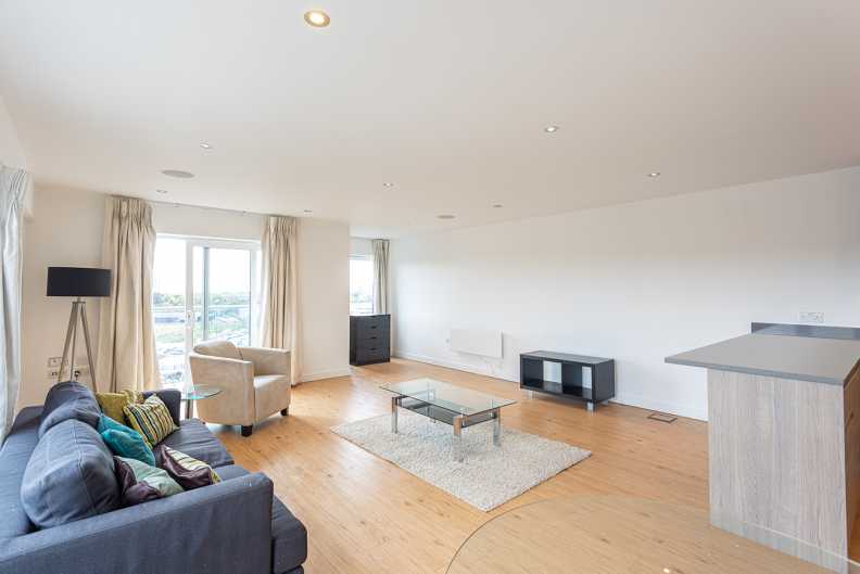 3 bedrooms apartments/flats to sale in Envoy House, 2 East Drive, Colindale-image 9