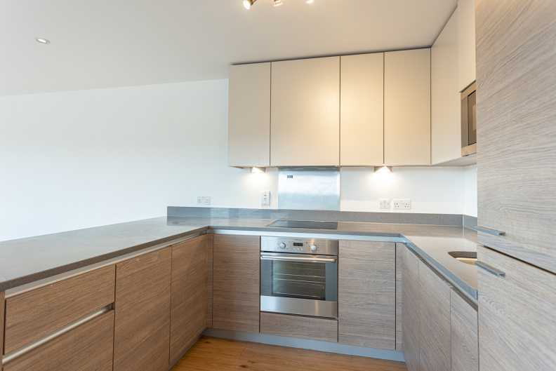 3 bedrooms apartments/flats to sale in Envoy House, 2 East Drive, Colindale-image 16