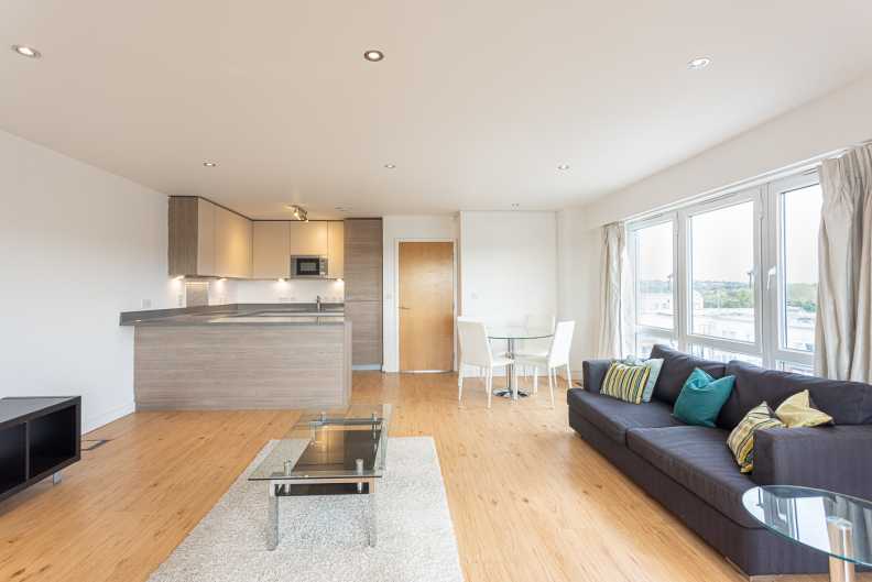 3 bedrooms apartments/flats to sale in Envoy House, 2 East Drive, Colindale-image 17