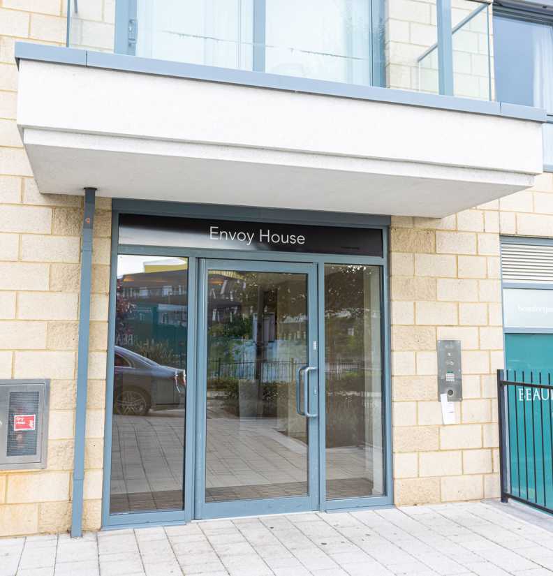 3 bedrooms apartments/flats to sale in Envoy House, 2 East Drive, Colindale-image 18