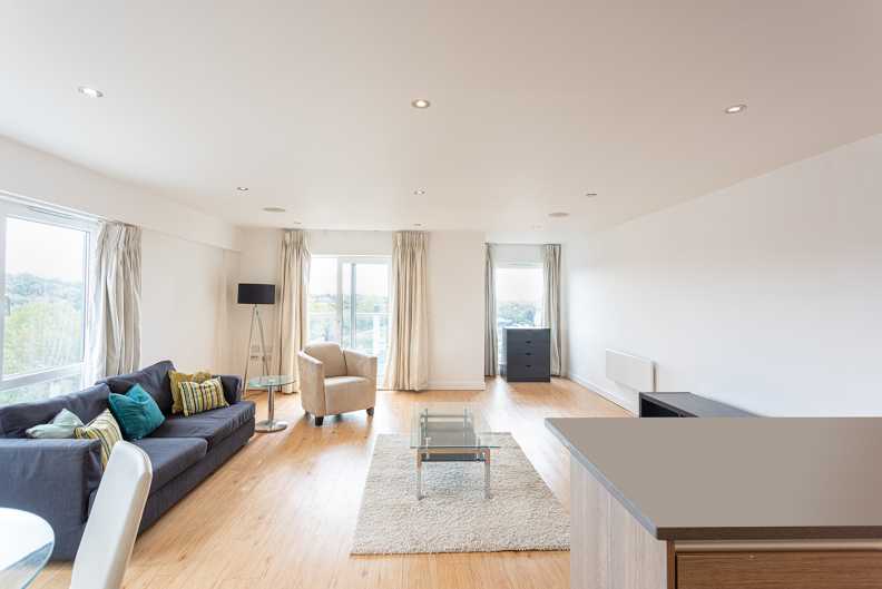 3 bedrooms apartments/flats to sale in Envoy House, 2 East Drive, Colindale-image 23