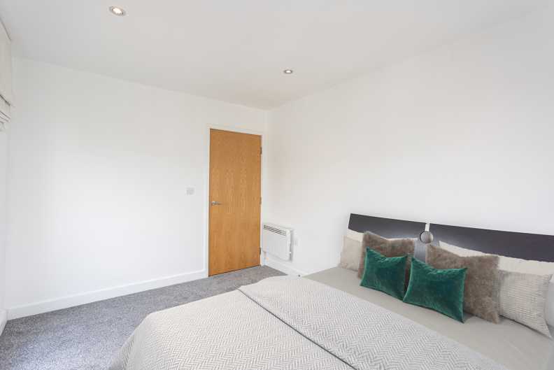 3 bedrooms apartments/flats to sale in Envoy House, 2 East Drive, Colindale-image 25