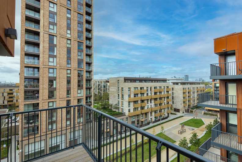 3 bedrooms apartments/flats to sale in Whiting Way, Surrey Quays, London-image 1