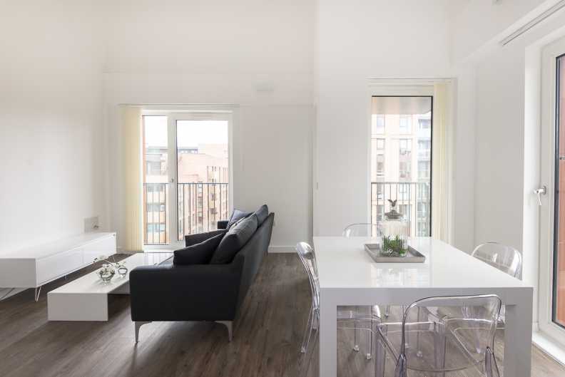 3 bedrooms apartments/flats to sale in Whiting Way, Surrey Quays, London-image 8