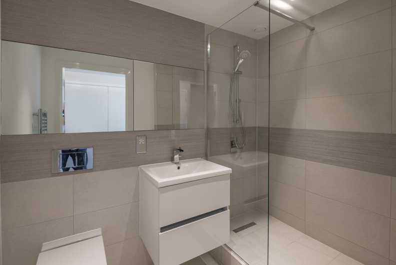 3 bedrooms apartments/flats to sale in Whiting Way, Surrey Quays, London-image 6