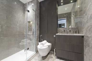 Kew Bridge Road, Brentford - TW8 view 16