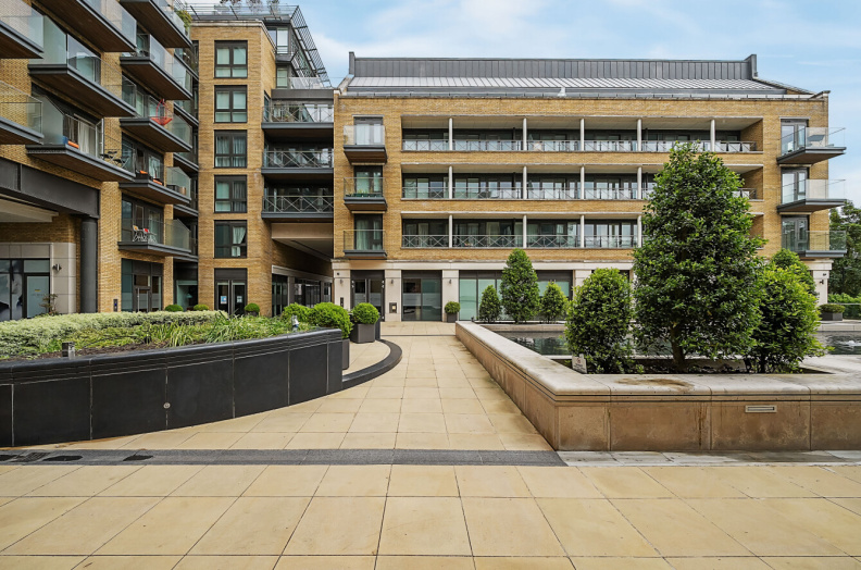 2 bedrooms apartments/flats to sale in Kew Bridge Road, Brentford-image 11