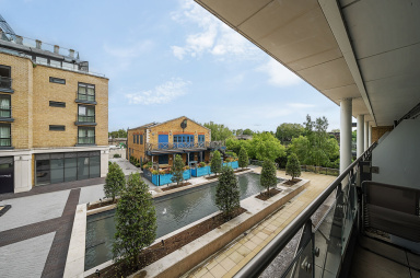 Kew Bridge Road, Brentford - TW8 view 2