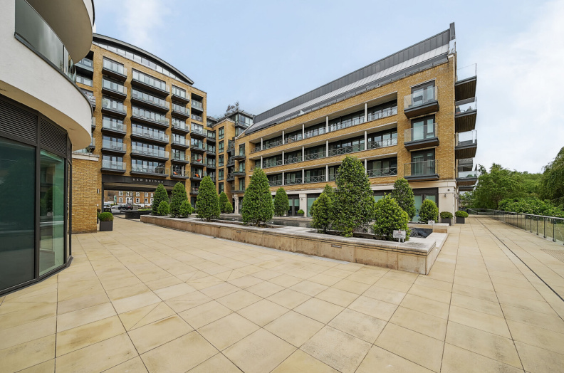 2 bedrooms apartments/flats to sale in Kew Bridge Road, Brentford-image 12