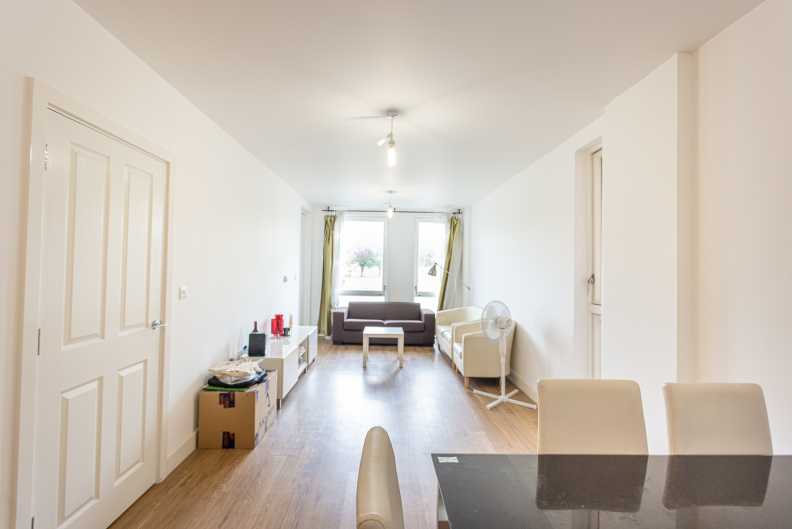 3 bedrooms apartments/flats to sale in Seven Sisters Road, Finsbury Park, London-image 6