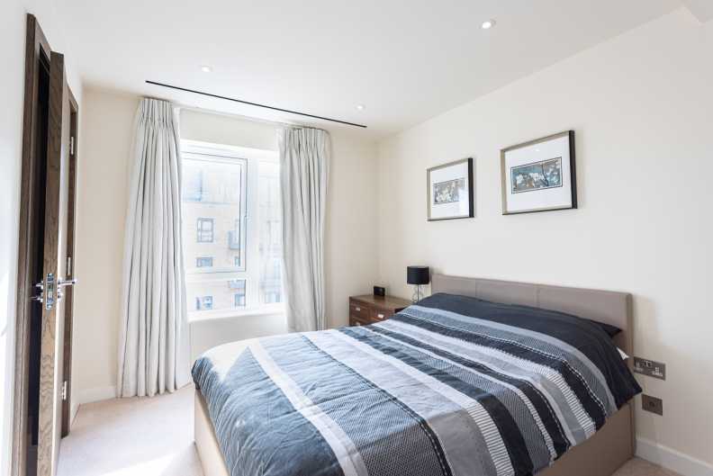 2 bedrooms apartments/flats to sale in Beaufort Square, Colindale, London-image 9