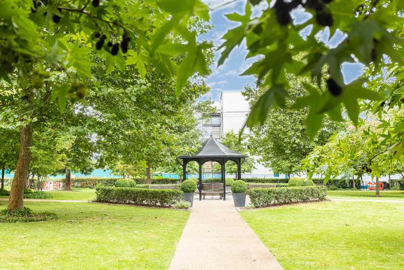 2 bedrooms apartments/flats to sale in Beaufort Square, Colindale, London-image 13