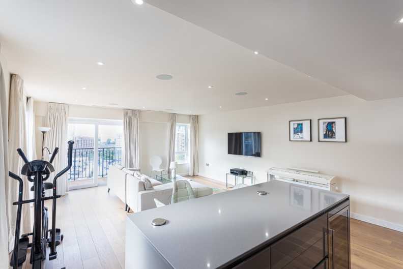 2 bedrooms apartments/flats to sale in Beaufort Square, Colindale, London-image 22