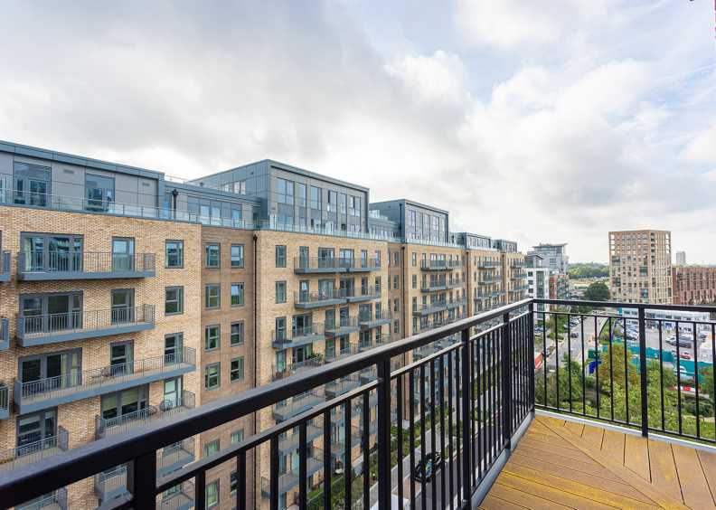 2 bedrooms apartments/flats to sale in Beaufort Square, Colindale, London-image 24