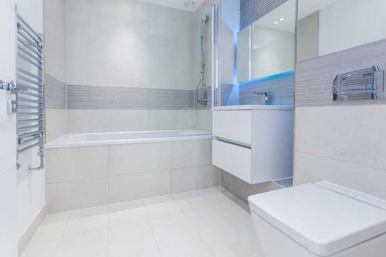 3 bedrooms apartments/flats to sale in Ashton Reach, Surrey Quays, London-image 5