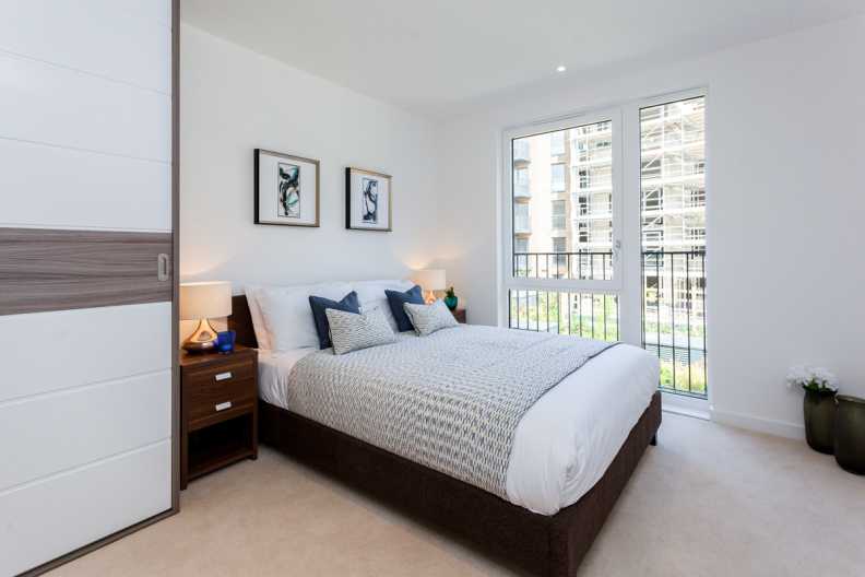 3 bedrooms apartments/flats to sale in Ashton Reach, Surrey Quays, London-image 3