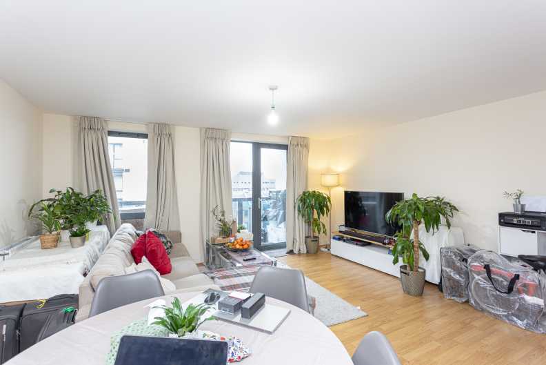 3 bedrooms apartments/flats to sale in Crawford Court, 7 Charcot Road, Pulse-image 2
