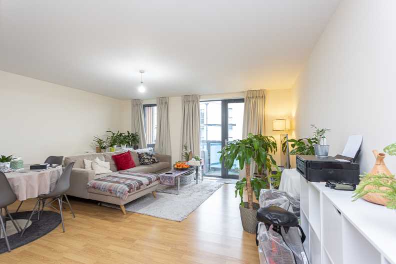 3 bedrooms apartments/flats to sale in Crawford Court, 7 Charcot Road, Pulse-image 9