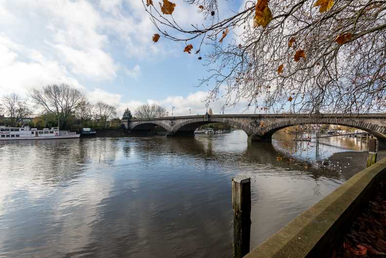 Studio apartments/flats to sale in Lionel Road South, Brentford-image 2