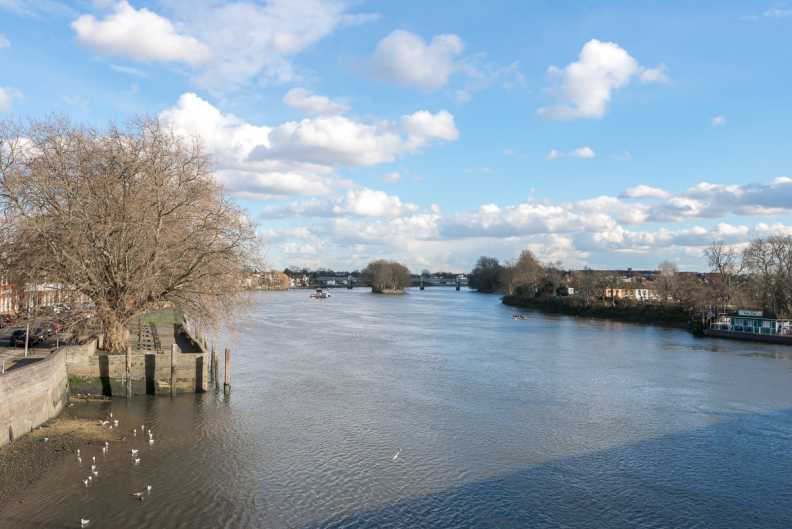 Studio apartments/flats to sale in Lionel Road South, Brentford-image 17