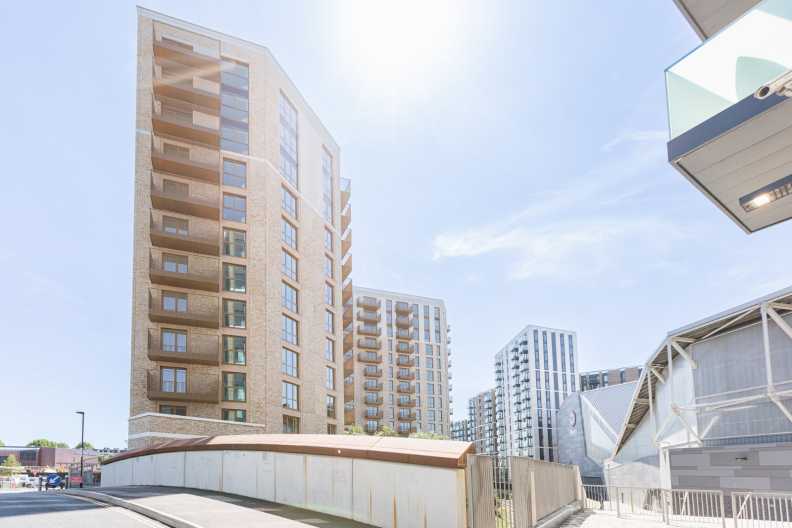 Studio apartments/flats to sale in Lionel Road South, Brentford-image 4