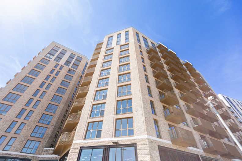 Studio apartments/flats to sale in Lionel Road South, Brentford-image 3