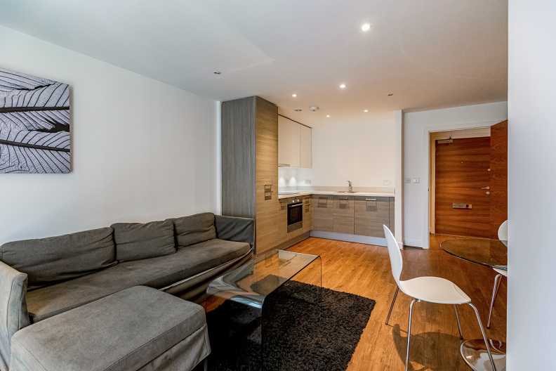 1 bedroom apartments/flats to sale in Bromyard Avenue, Napier West, London-image 9