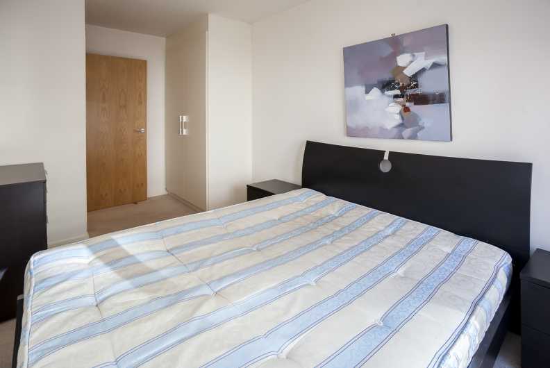 1 bedroom apartments/flats to sale in Heritage Avenue, Beaufort Park, London-image 3