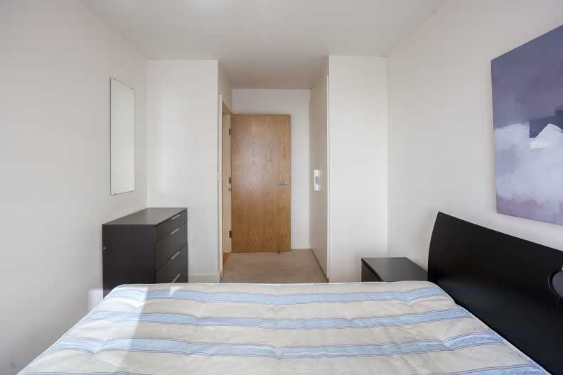 1 bedroom apartments/flats to sale in Heritage Avenue, Beaufort Park, London-image 6