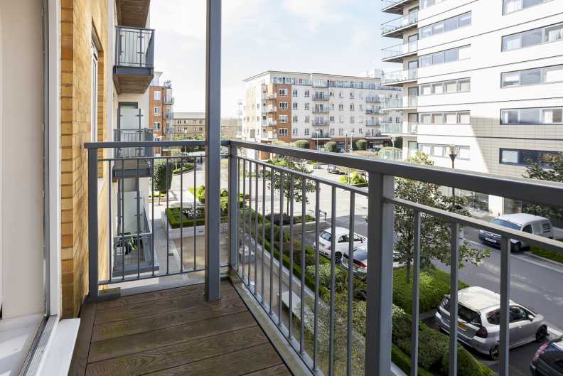 1 bedroom apartments/flats to sale in Heritage Avenue, Beaufort Park, London-image 7