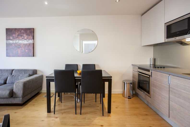 1 bedroom apartments/flats to sale in Heritage Avenue, Beaufort Park, London-image 9