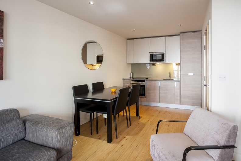 1 bedroom apartments/flats to sale in Heritage Avenue, Beaufort Park, London-image 10