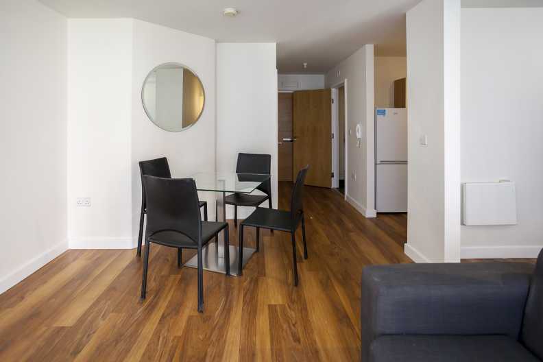 Studio apartments/flats to sale in Boulevard Drive, Beaufort Park, London-image 4