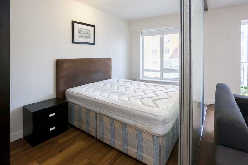 Studio apartments/flats to sale in Boulevard Drive, Beaufort Park, London-image 9