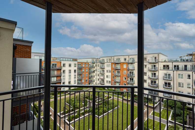 Studio apartments/flats to sale in East Drive, Colindale, London-image 6