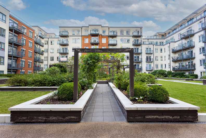 Studio apartments/flats to sale in East Drive, Colindale, London-image 7