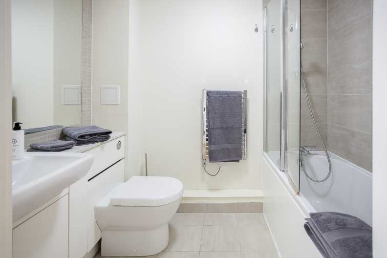 1 bedroom apartments/flats to sale in Heritage Avenue, Beaufort Park, Colindale-image 7