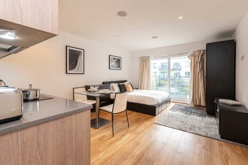 Studio apartments/flats to sale in Heritage Avenue, Colindale-image 3