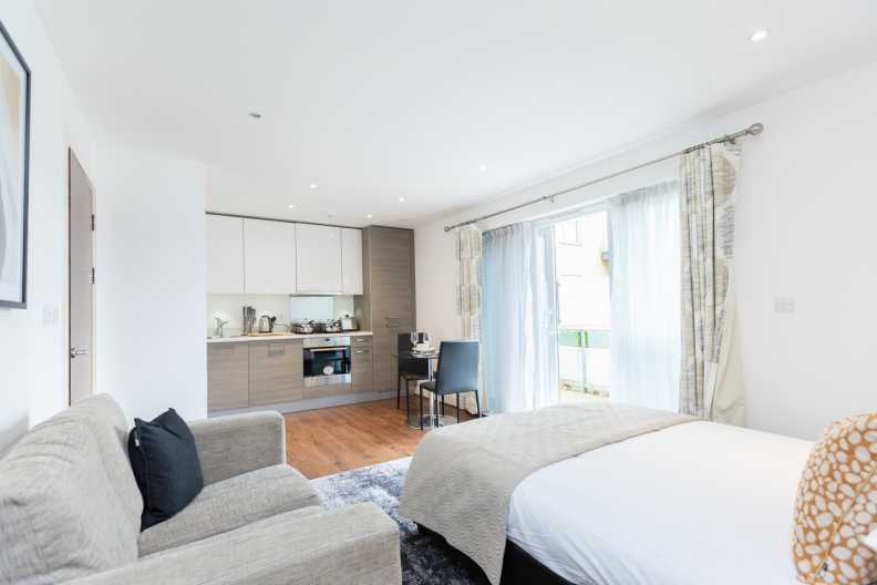 Studio apartments/flats to sale in Bromyard Avenue, London-image 3