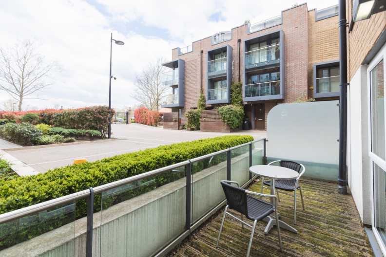 Studio apartments/flats to sale in Bromyard Avenue, London-image 6
