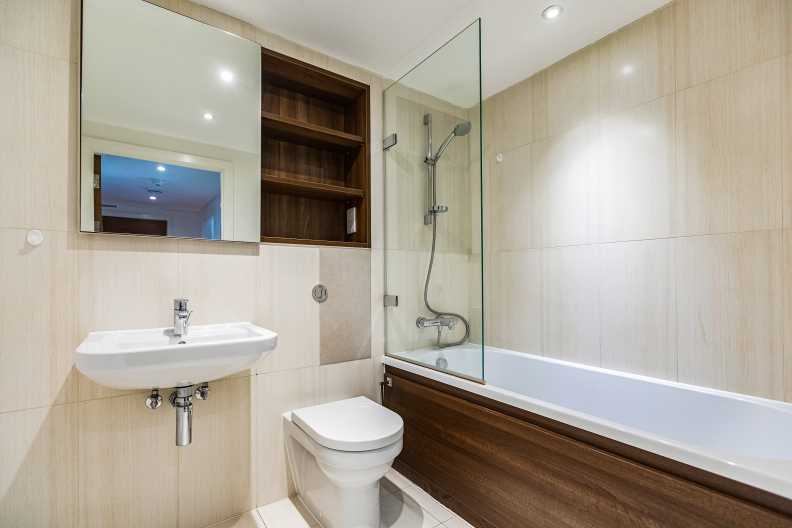 1 bedroom apartments/flats to sale in Bromyard Avenue, London-image 2