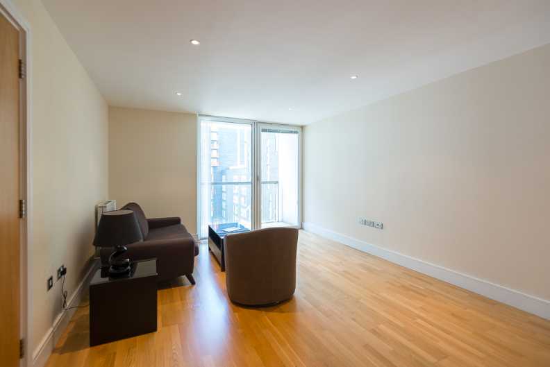1 bedroom apartments/flats to sale in Millharbour, Canary Wharf, London-image 1