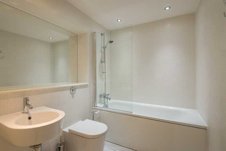 1 bedroom apartments/flats to sale in Millharbour, Canary Wharf, London-image 2