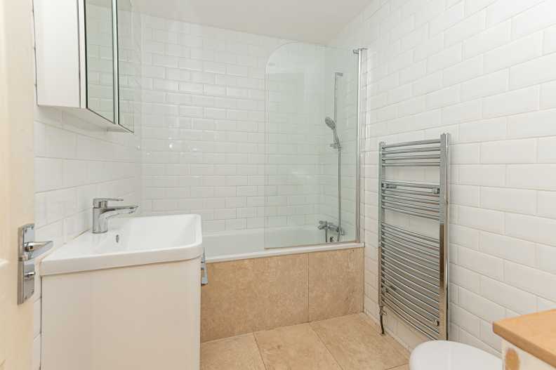 2 bedrooms apartments/flats to sale in Elsham Road, West Kensington-image 6