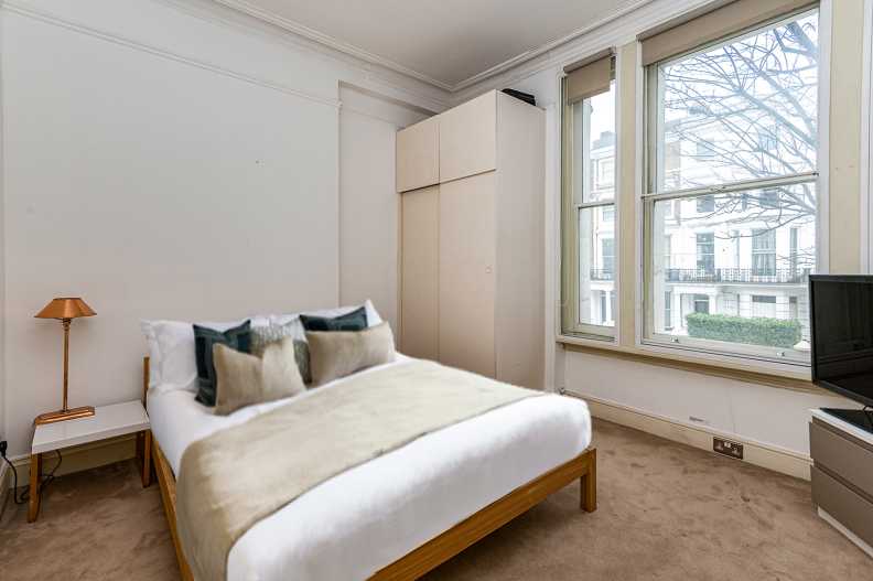 2 bedrooms apartments/flats to sale in Elsham Road, West Kensington-image 4