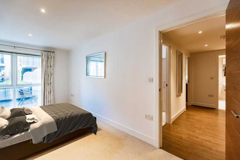 2 bedrooms apartments/flats to sale in Bromyard Avenue, Napier West, London-image 4