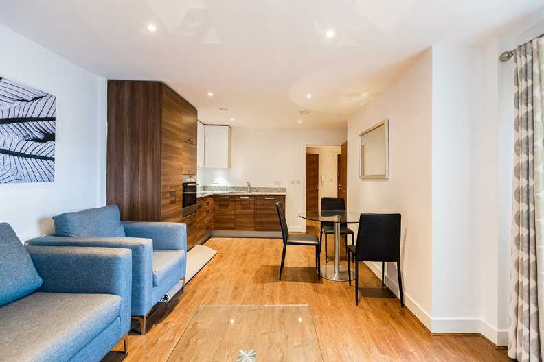 2 bedrooms apartments/flats to sale in Bromyard Avenue, Napier West, London-image 7